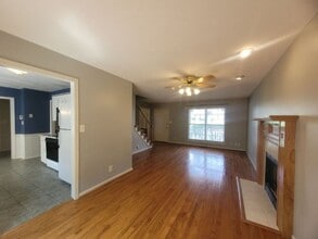 1034 Persimmon Ct in Clarksville, TN - Building Photo - Building Photo