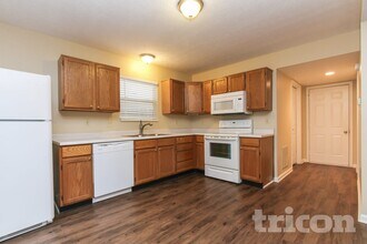 3713 Mechanicsburg Dr in Indianapolis, IN - Foto de edificio - Building Photo