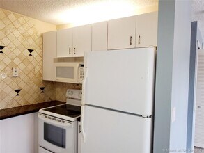 8913 NW 28th Dr in Coral Springs, FL - Building Photo - Building Photo