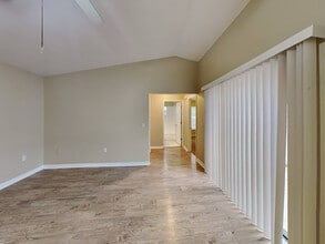 4325 Longshore Dr in Land O Lakes, FL - Building Photo - Building Photo