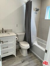 17139 Sherman Way in Los Angeles, CA - Building Photo - Building Photo