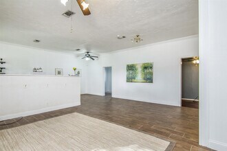 11844 13th St in Santa Fe, TX - Building Photo - Building Photo