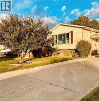 143 Highridge Ave in Hamilton, ON - Building Photo