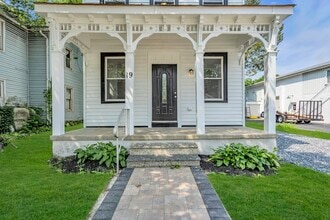 19 E Main St in Quinton, NJ - Building Photo - Building Photo