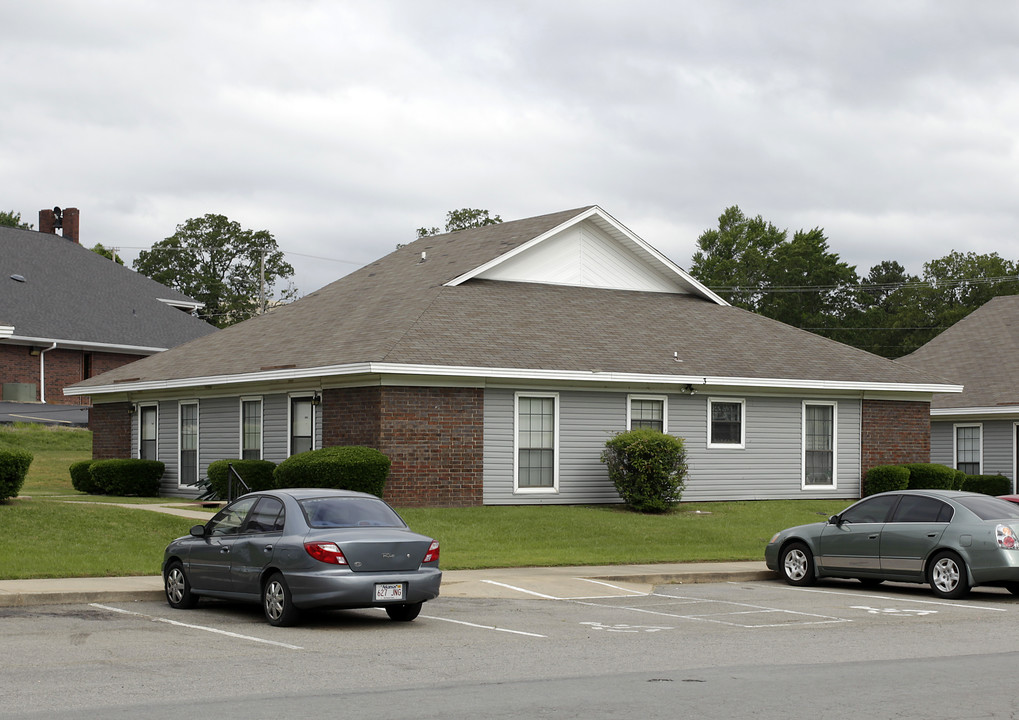 Sarah Daisy Garden Courts in North Little Rock, AR - Building Photo