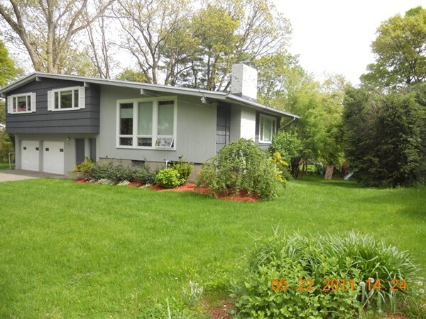 17 Tirrell Cres, Unit 1 in Chestnut Hill, MA - Building Photo