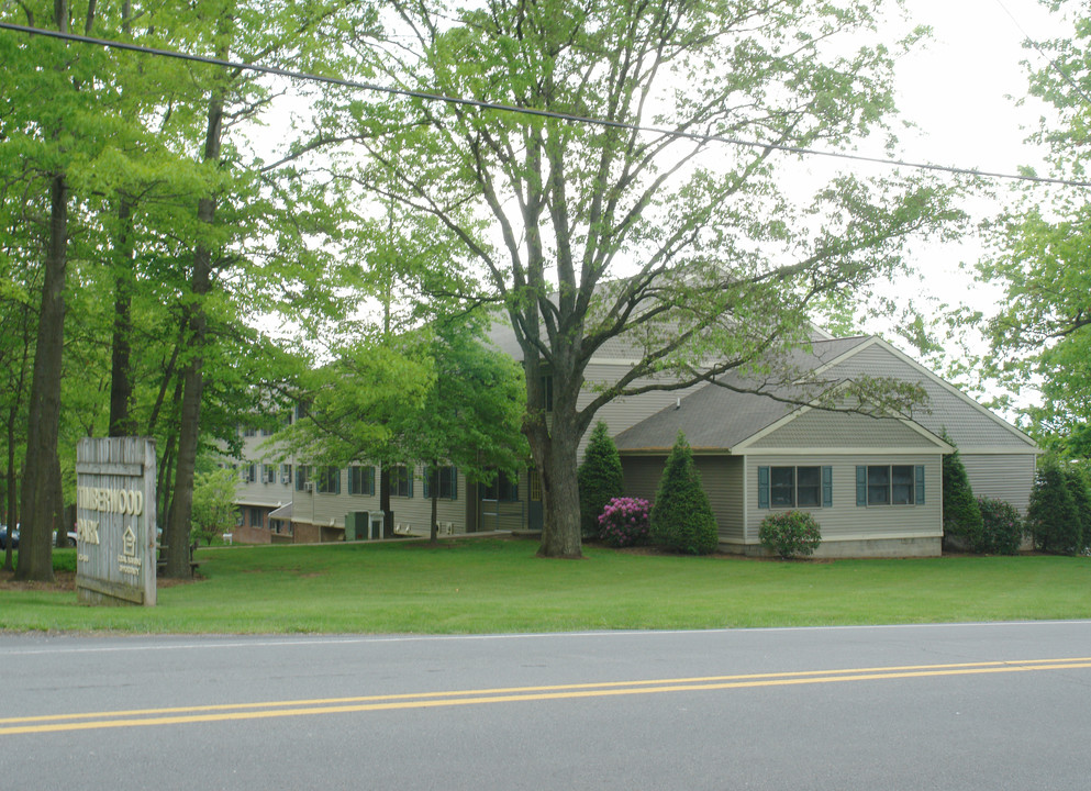 Timberwood Park in Kulpmont, PA - Foto de edificio