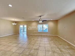 332 Silver Glen Ave in St. Augustine, FL - Foto de edificio - Building Photo