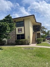 10016 Winding Lake Rd in Sunrise, FL - Building Photo - Building Photo