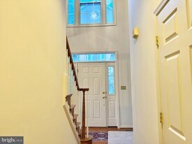 552 Winding Rose Dr in Rockville, MD - Building Photo