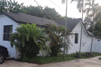 1212 N 22nd Ave-Unit -2 in Hollywood, FL - Building Photo - Building Photo