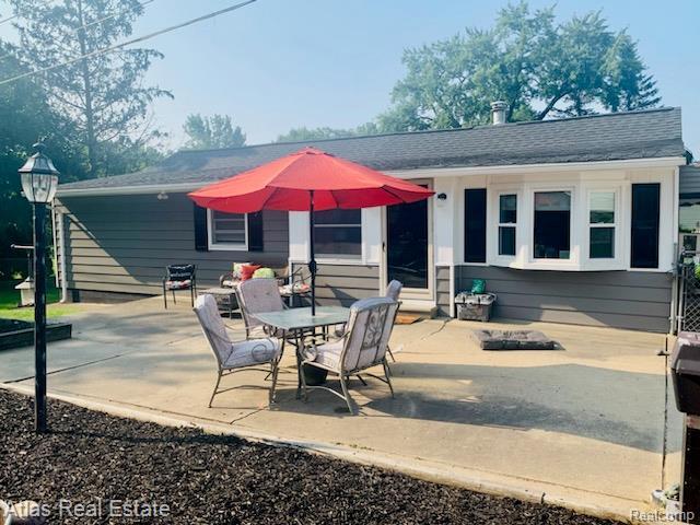 property at 495 W Seymour Lake Rd