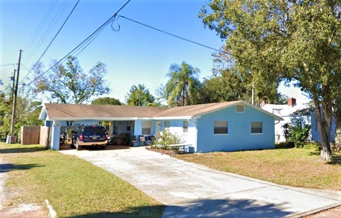 1609 56th St S in Gulfport, FL - Foto de edificio