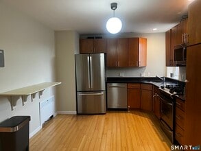 869 Farmington Ave in West Hartford, CT - Building Photo - Building Photo