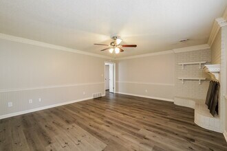 4558 Pinegate Dr in Memphis, TN - Building Photo - Building Photo