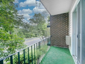 850 Bloomfield Ave in Montclair, NJ - Building Photo - Building Photo