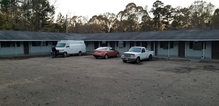 Twin Oaks Apartments in Grannis, AR - Building Photo - Other