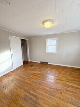 108 S Washington St in Hudson, IL - Building Photo - Building Photo