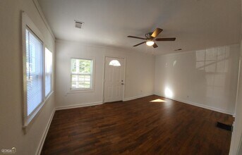 2577 Eastwood Dr in Decatur, GA - Building Photo - Building Photo