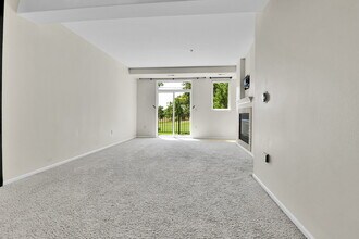 2943 W Riverwalk Cir in Littleton, CO - Building Photo - Building Photo