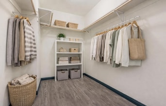 1811 E Grand Ave, Unit Unit 158 in Escondido, CA - Building Photo - Building Photo