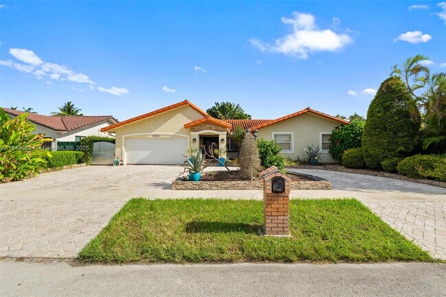 14012 SW 38th Terrace in Miami, FL - Building Photo - Building Photo