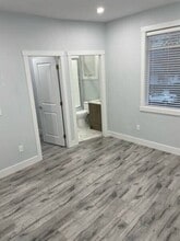 834 Cadder Ave in Kelowna, BC - Building Photo - Building Photo