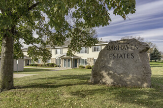 Oakhaven Estates in St. Cloud, MN - Foto de edificio - Building Photo