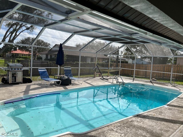 property at 17557 Duquesne Rd