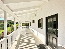 2160 Puerto Del Mundo in Fallbrook, CA - Building Photo