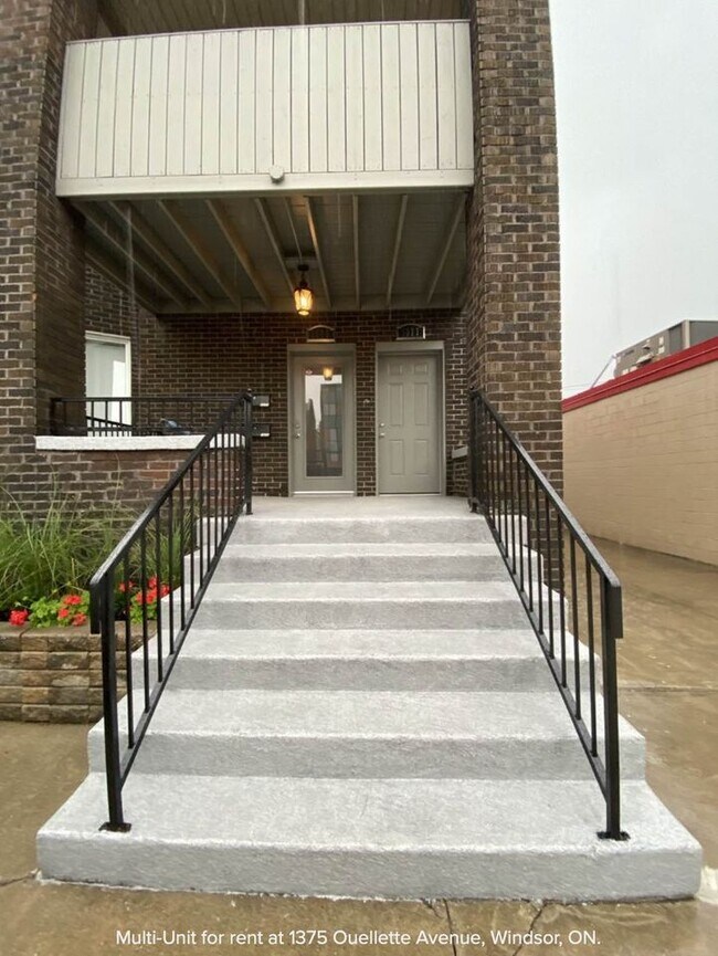 1375 Ouellette Av in Windsor, ON - Building Photo - Building Photo
