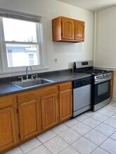 648 Valley Ave, Unit #2 in Yonkers, NY - Building Photo - Building Photo