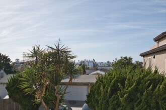 125 S Guadalupe Ave in Redondo Beach, CA - Building Photo - Building Photo