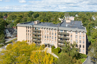 175 Maple Ave in Westbury, NY - Building Photo - Building Photo