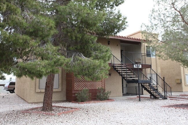 2245 N Jones Blvd in Las Vegas, NV - Building Photo