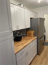 281 Gardner Ave, Unit E4 in New London, CT - Building Photo - Building Photo
