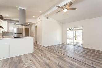 1119 Mariposa Dr in Austin, TX - Building Photo - Building Photo