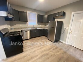 90 28th St in South Chicago Heights, IL - Building Photo