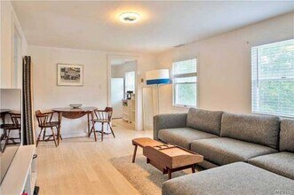 12 Rose St in Sag Harbor, NY - Building Photo - Building Photo