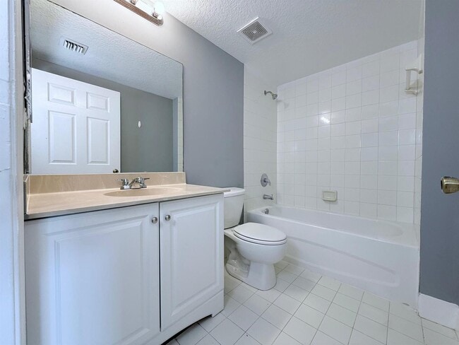 1115 Golden Lakes Blvd, Unit 512 in Royal Palm Beach, FL - Building Photo - Building Photo
