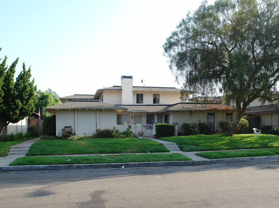 403 W Rosewood Ave in Orange, CA - Building Photo