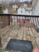 410 Maple St in Marietta, OH - Building Photo