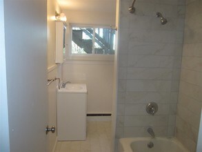 488 Portsmouth Ave in Greenland, NH - Foto de edificio - Building Photo