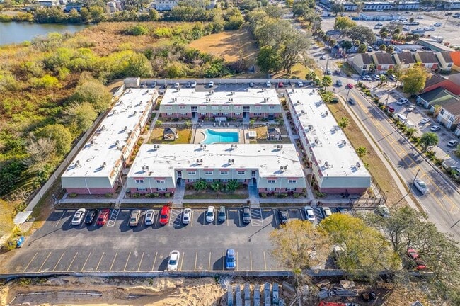13214 Bunn Cir in Tampa, FL - Building Photo - Building Photo