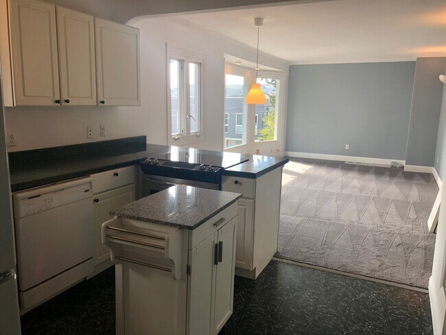 2258 14th Ave W in Seattle, WA - Building Photo - Building Photo