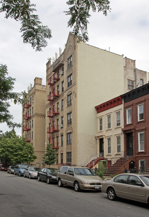 957-963 Greene Ave in Brooklyn, NY - Building Photo