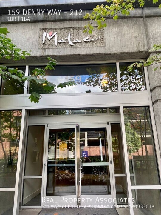 159 Denny Wy in Seattle, WA - Building Photo