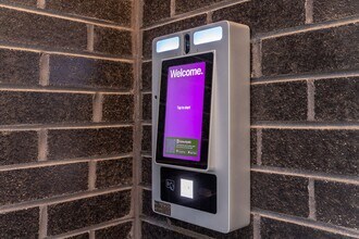 629 W Girard Ave in Philadelphia, PA - Foto de edificio - Building Photo