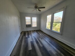 234 E 18th St, Unit 238 East 18th Street in Jacksonville, FL - Foto de edificio - Building Photo