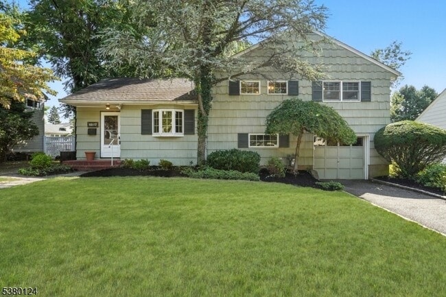 property at 121 Squire Hill Rd